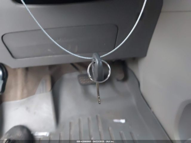 5TDKK3DCXFS552524 Toyota Sienna Le 8 Passenger