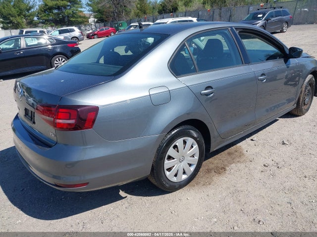 3VW267AJ8GM366591 Volkswagen Jetta 1.4t S