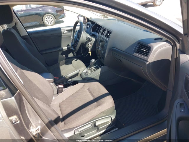 3VW267AJ8GM366591 Volkswagen Jetta 1.4t S
