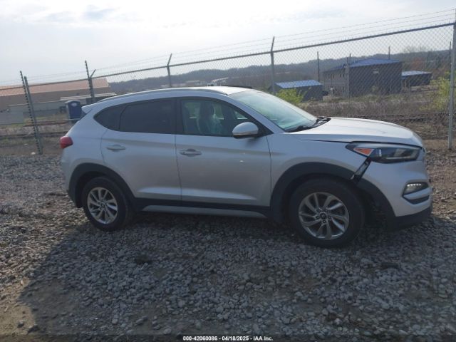 KM8J3CA40HU385333 Hyundai Tucson Se Plus