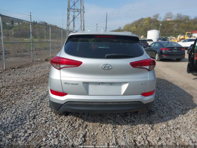 KM8J3CA40HU385333 Hyundai Tucson Se Plus