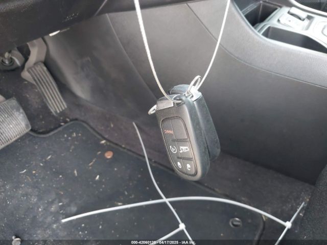 2019 JEEP CHEROKEE 1C4PJLLBXKD220221 Photo 10