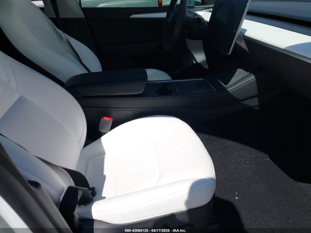 2023 TESLA MODEL Y 7SAYGAEEXPF800974 Photo 4