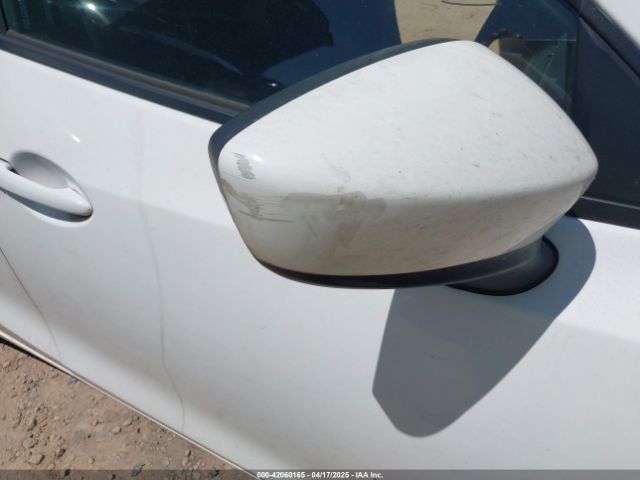 3MYDLBYV9HY183860 Toyota YARIS IA
