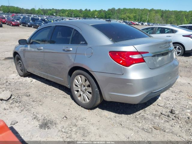 2013 CHRYSLER 200 1C3CCBAB5DN642131 Photo 2