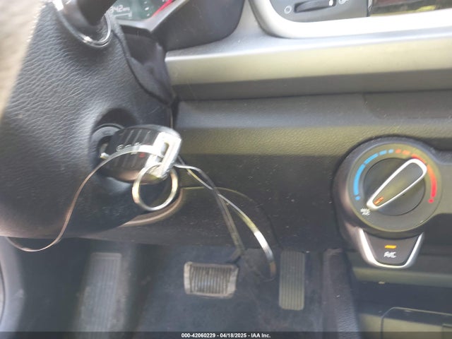3KPA24AB2KE241607 KIA RIO S
