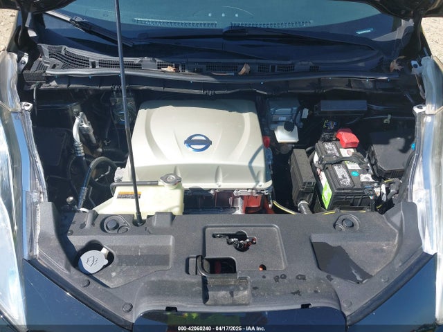 1N4AZ0CP3FC322339 Nissan LEAF S