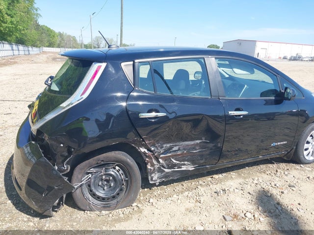 1N4AZ0CP3FC322339 Nissan LEAF S