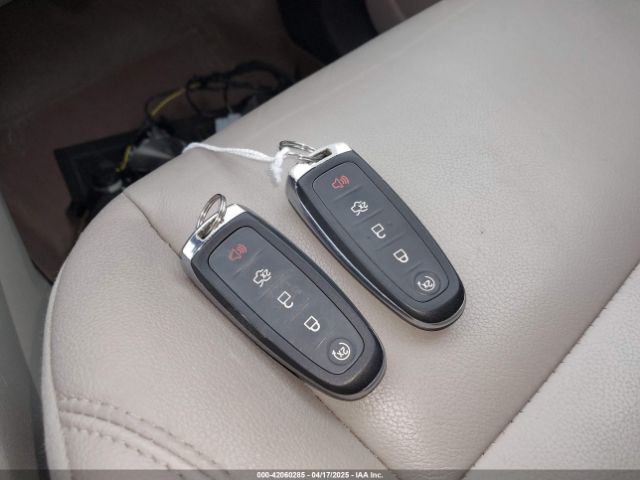 1FMCU9J9XEUB69957 Ford Escape Titanium