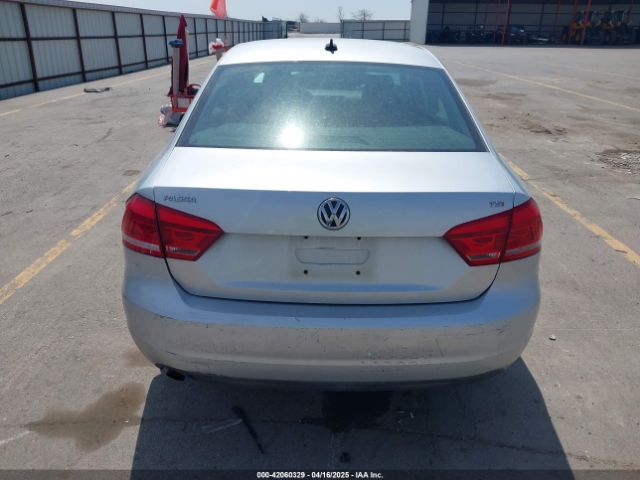 1VWAT7A3XFC015946 Volkswagen Passat 1.8t Wolfsburg Edition