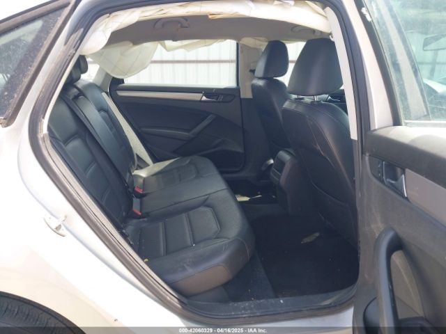 1VWAT7A3XFC015946 Volkswagen Passat 1.8t Wolfsburg Edition