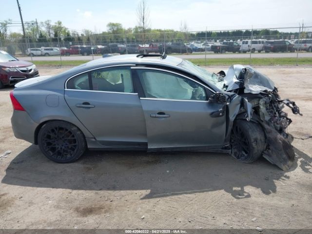 YV126MFP6G2397628 Volvo S60 T5 R-design Special Edition