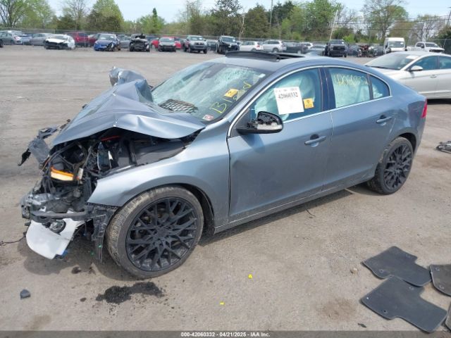 YV126MFP6G2397628 Volvo S60 T5 R-design Special Edition