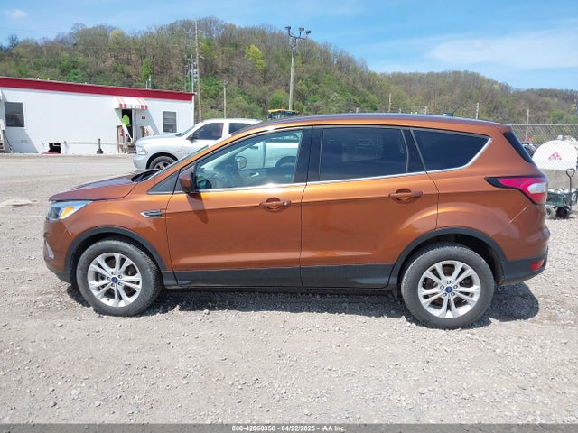 1FMCU9GD0HUD45415 Ford ESCAPE SE