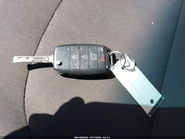 KNDJN2A25F7796066 KIA Soul