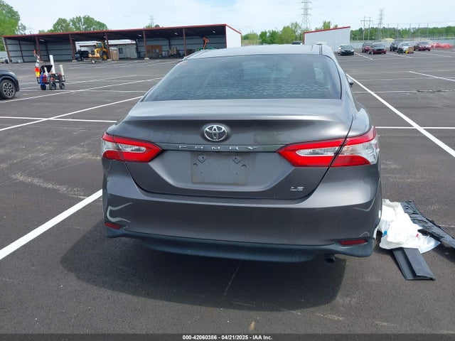 4T1B11HK0JU589901 Toyota CAMRY LE