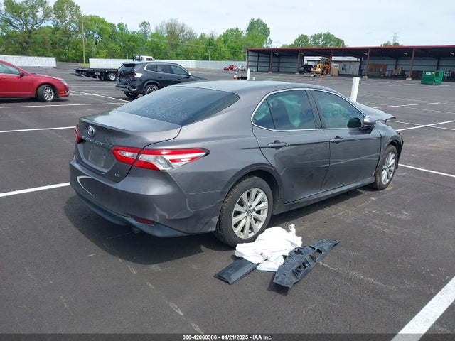 4T1B11HK0JU589901 Toyota CAMRY LE