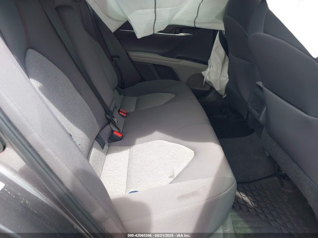 4T1B11HK0JU589901 Toyota CAMRY LE