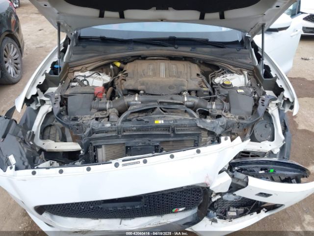 2017 JAGUAR F-PACE SADCM2BV4HA882760 Photo 9