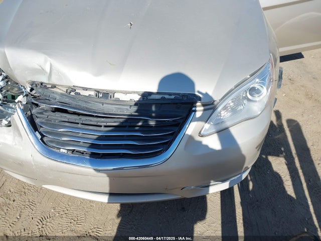 Chrysler 200 Touring 2014 1C3CCBBB7EN117992 Image 12