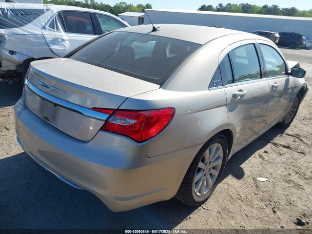 Chrysler 200 Touring 2014 1C3CCBBB7EN117992 Image 4