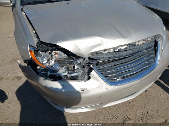 Chrysler 200 Touring 2014 1C3CCBBB7EN117992 Image 6
