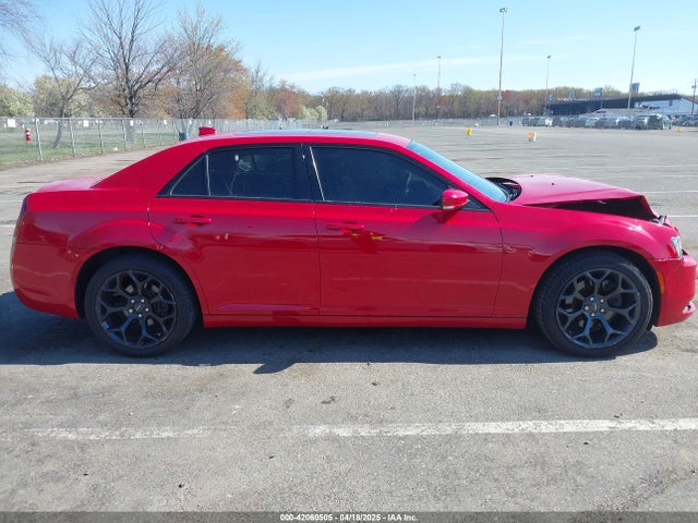 2C3CCAGGXGH117091 Chrysler 300 300s