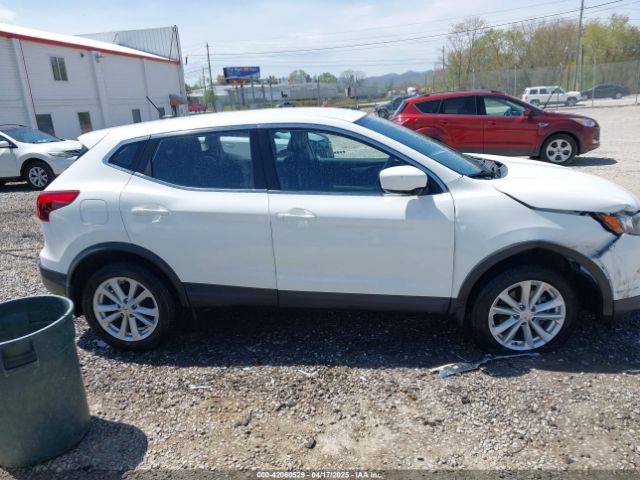 JN1BJ1CP4HW016685 Nissan Rogue Sport S