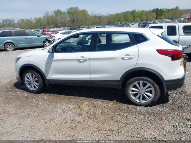 JN1BJ1CP4HW016685 Nissan Rogue Sport S