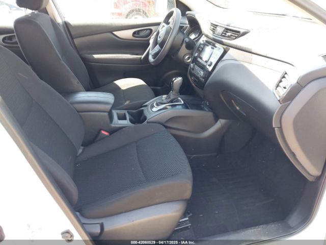 JN1BJ1CP4HW016685 Nissan Rogue Sport S