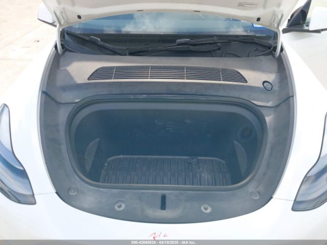 2024 TESLA MODEL Y 7SAYGDEE2RA248369 Photo 9