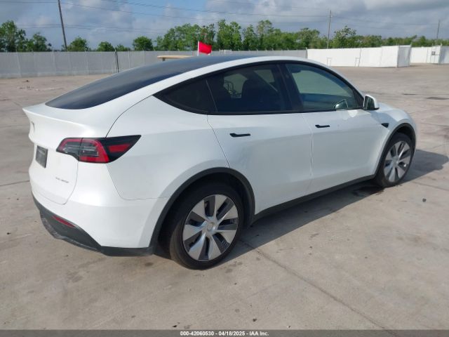 2024 TESLA MODEL Y 7SAYGDEE2RA248369 Photo 3