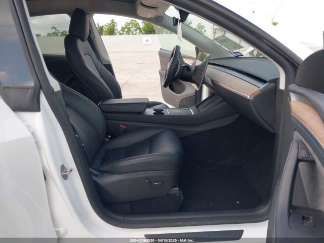 2024 TESLA MODEL Y 7SAYGDEE2RA248369 Photo 4