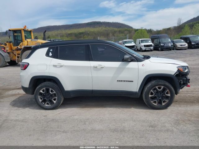 3C4NJDDBXHT500588 Jeep New Compass Trailhawk 4x4