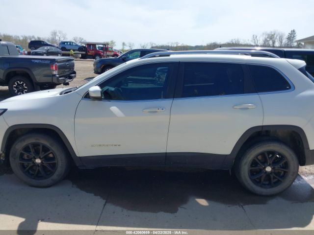 1C4PJLCS3FW670254 Jeep Cherokee Latitude