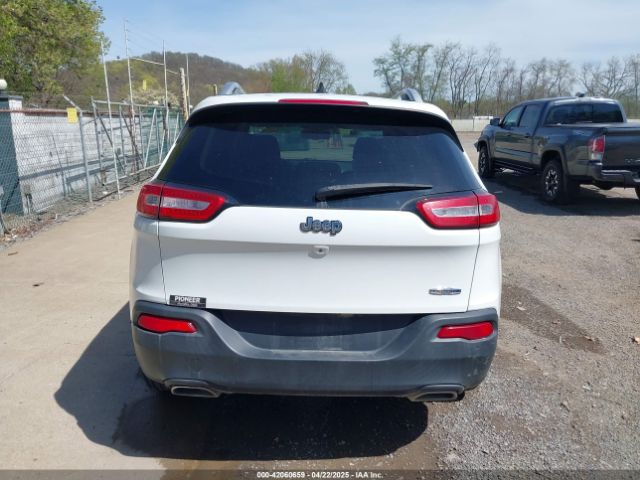 1C4PJLCS3FW670254 Jeep Cherokee Latitude
