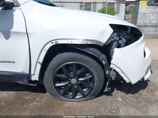 1C4PJLCS3FW670254 Jeep Cherokee Latitude