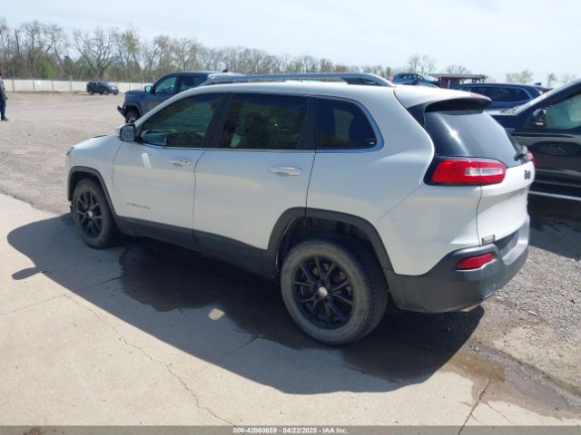 1C4PJLCS3FW670254 Jeep Cherokee Latitude