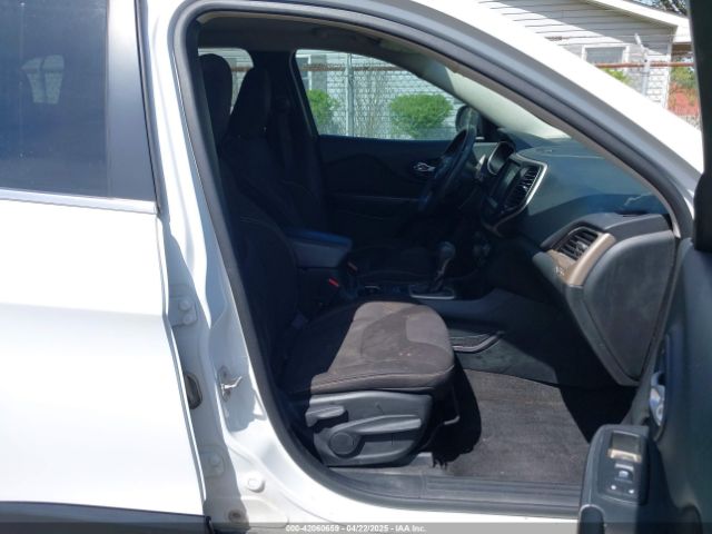 1C4PJLCS3FW670254 Jeep Cherokee Latitude