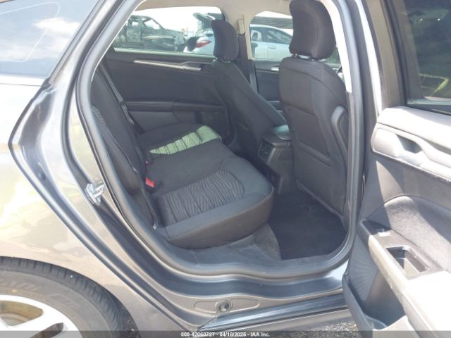 3FA6P0H72GR388131 Ford FUSION SE