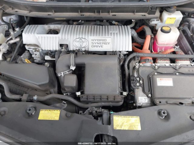 JTDZN3EUXE3315433 Toyota Prius V Three
