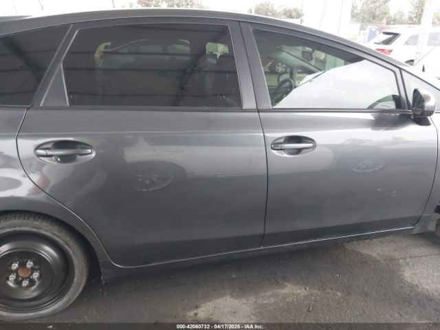 JTDZN3EUXE3315433 Toyota Prius V Three