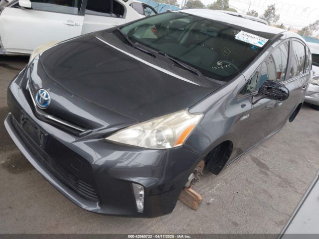 JTDZN3EUXE3315433 Toyota Prius V Three