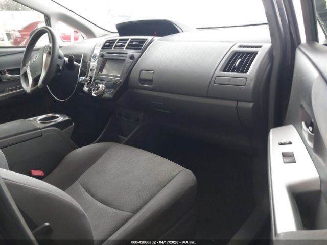 JTDZN3EUXE3315433 Toyota Prius V Three