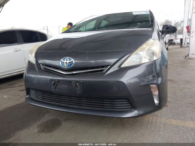 JTDZN3EUXE3315433 Toyota Prius V Three