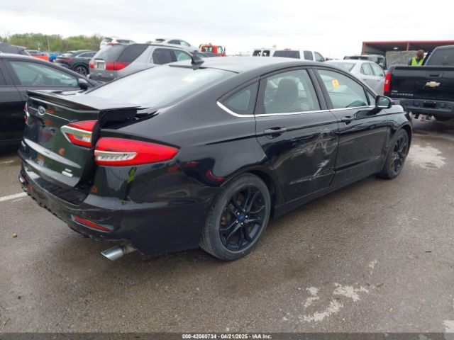 3FA6P0HD8KR250818 Ford FUSION SE