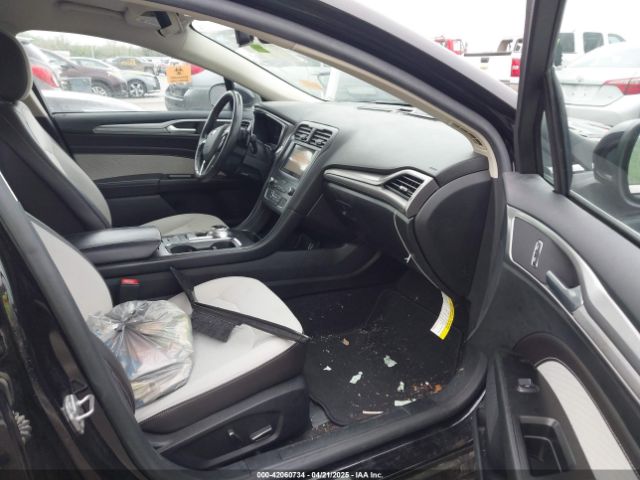 3FA6P0HD8KR250818 Ford FUSION SE