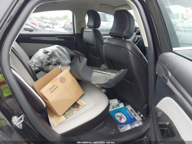3FA6P0HD8KR250818 Ford FUSION SE