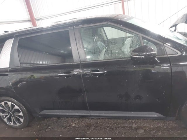 KNDNC5H39R6406040 KIA Carnival Mpv Ex