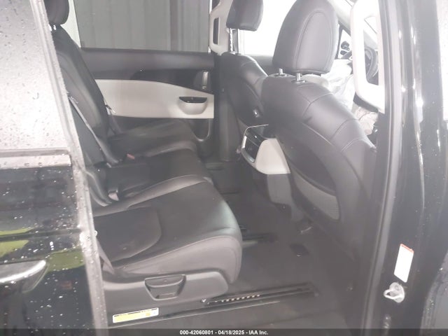 KNDNC5H39R6406040 KIA Carnival Mpv Ex